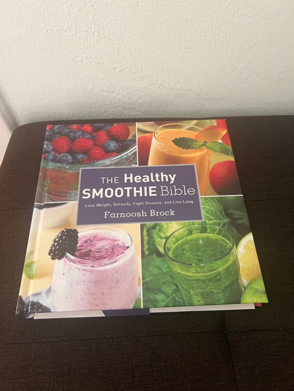 #1686** The Healthy Smoothie Bible by - Multicolor Cover